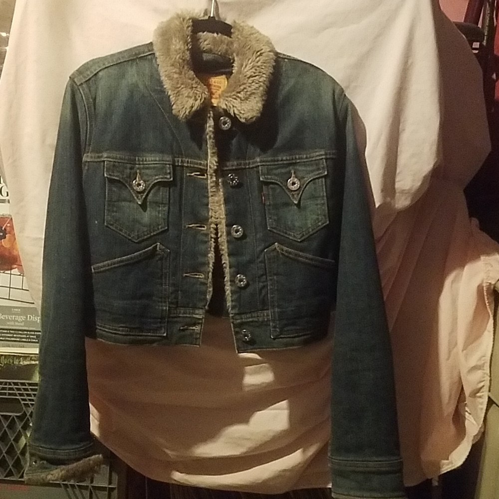 Womens Levi jacket